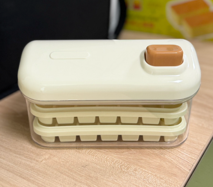 Double-Layer Stackable Ice Cube Tray simplynest