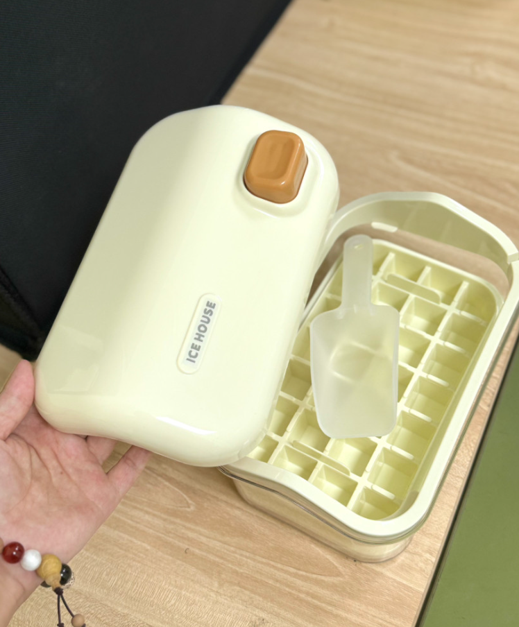 Double-Layer Stackable Ice Cube Tray simplynest